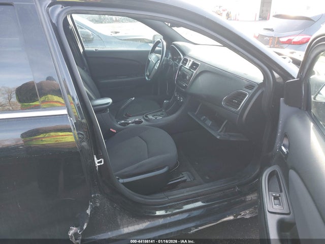 2013 CHRYSLER 200 1C3CCBBBXDN546249 Photo 4