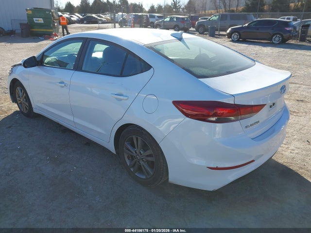 2018 HYUNDAI ELANTRA 5NPD84LF9JH224325 Photo 2