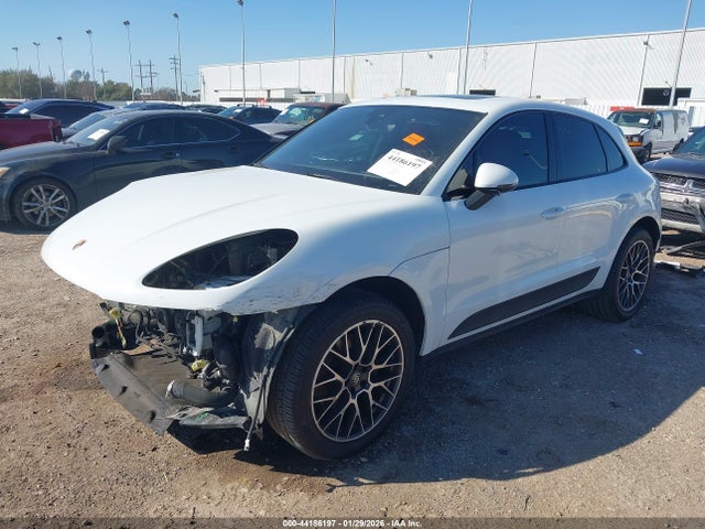Porsche Macan 2017 WP1AA2A51HLB81139 Image 2