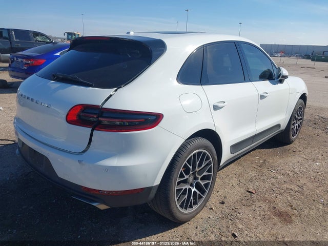 Porsche Macan 2017 WP1AA2A51HLB81139 Image 4