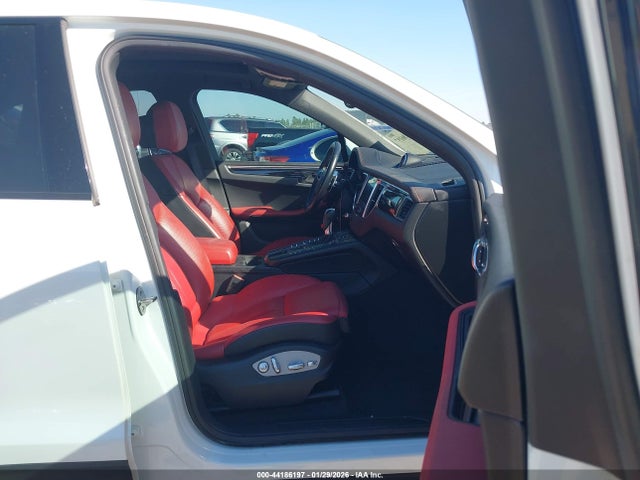 Porsche Macan 2017 WP1AA2A51HLB81139 Image 5