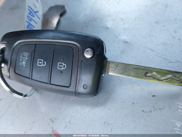 44186203 :رقم المزاد ، 5NMS14AJ0PH621995 vin ، 2023 Hyundai Santa Fe Se مزاد بيع