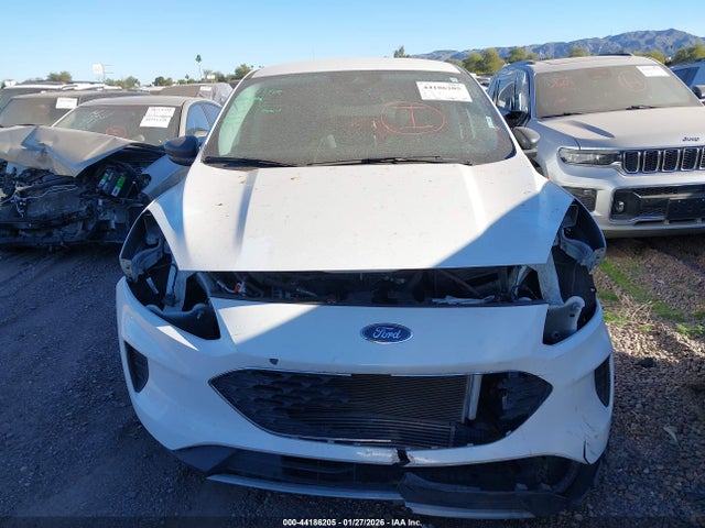 1FMCU9G68NUA61060 Ford ESCAPE SE