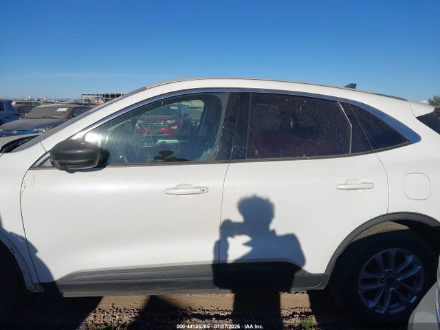 1FMCU9G68NUA61060 Ford ESCAPE SE