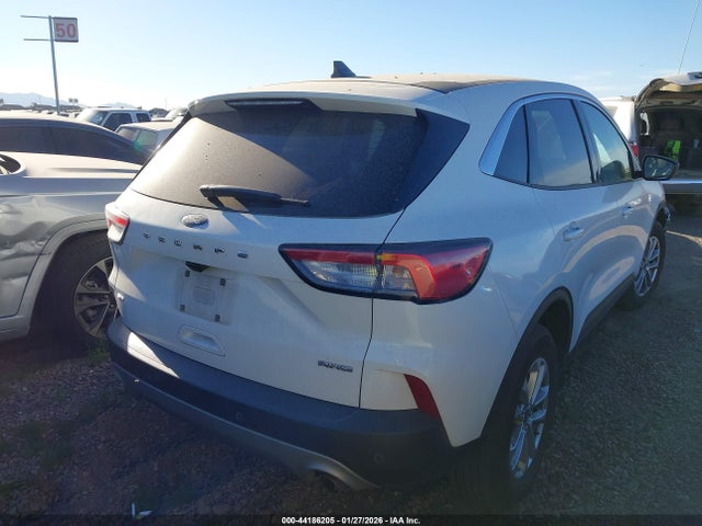 1FMCU9G68NUA61060 Ford ESCAPE SE