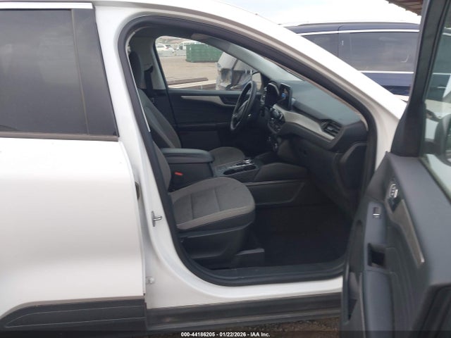 1FMCU9G68NUA61060 Ford ESCAPE SE