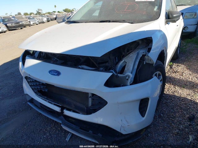 1FMCU9G68NUA61060 Ford ESCAPE SE