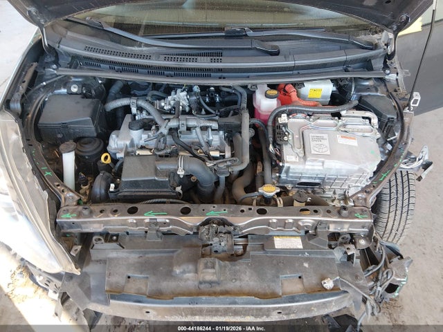 JTDKDTB39F1103930 Toyota Prius C Three