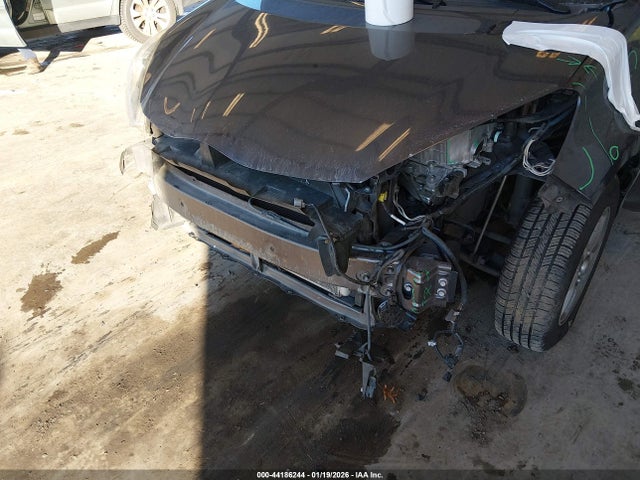 JTDKDTB39F1103930 Toyota Prius C Three