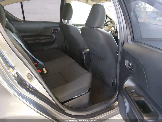 JTDKDTB39F1103930 Toyota Prius C Three