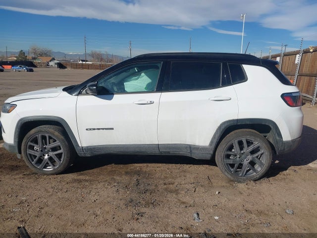 3C4NJDCN0TT178077 Jeep Compass Limited Altitude