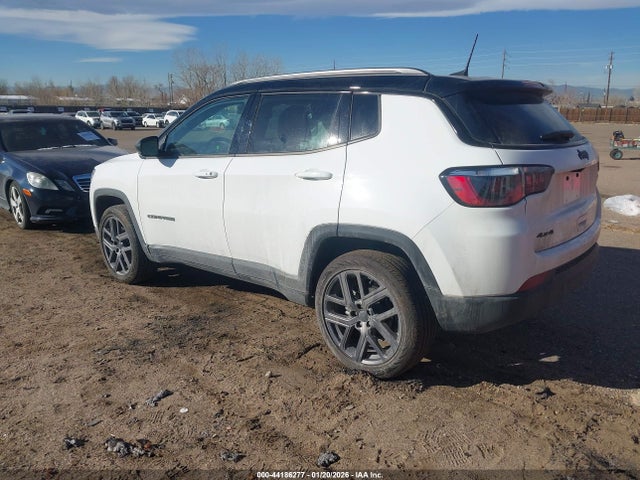 3C4NJDCN0TT178077 Jeep Compass Limited Altitude