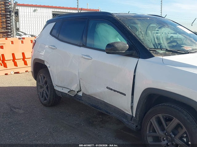 3C4NJDCN0TT178077 Jeep Compass Limited Altitude