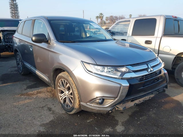 2017 MITSUBISHI OUTLANDER JA4AD2A39HZ059644 Photo 0