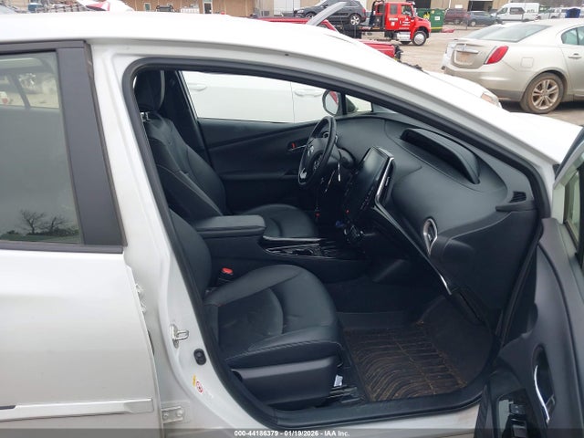 2022 TOYOTA PRIUS PRIME JTDKAMFP7N3224115 Photo 4