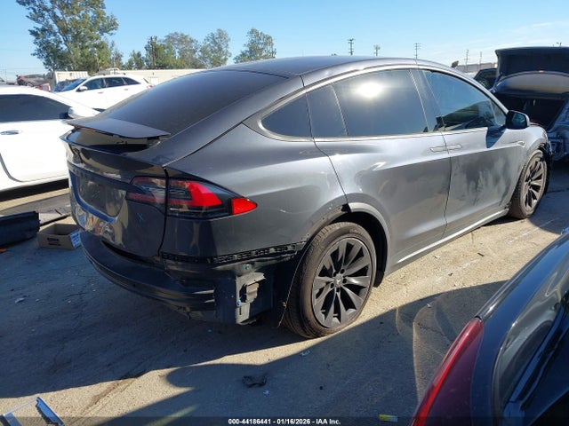 2016 TESLA MODEL X 5YJXCBE26GF019658 Photo 3