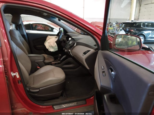KM8JUCAG8FU978216 Hyundai Tucson Limited