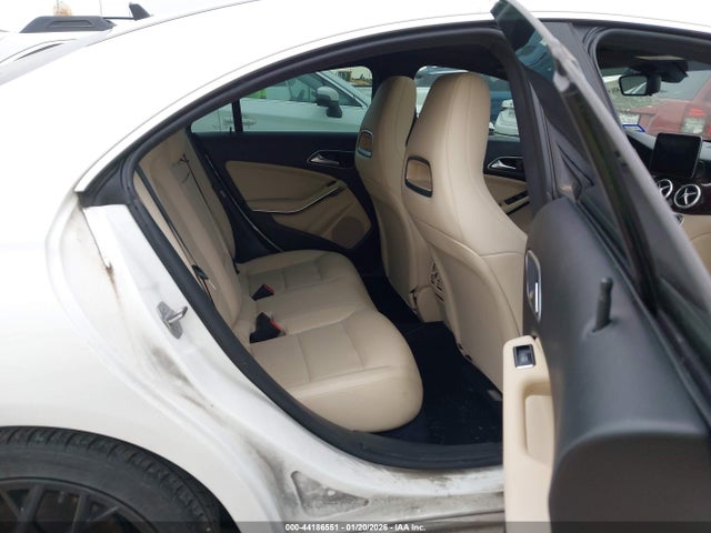 44186551 :رقم المزاد ، WDDSJ4EB0JN634412 vin ، 2018 Mercedes-benz Cla 250 مزاد بيع