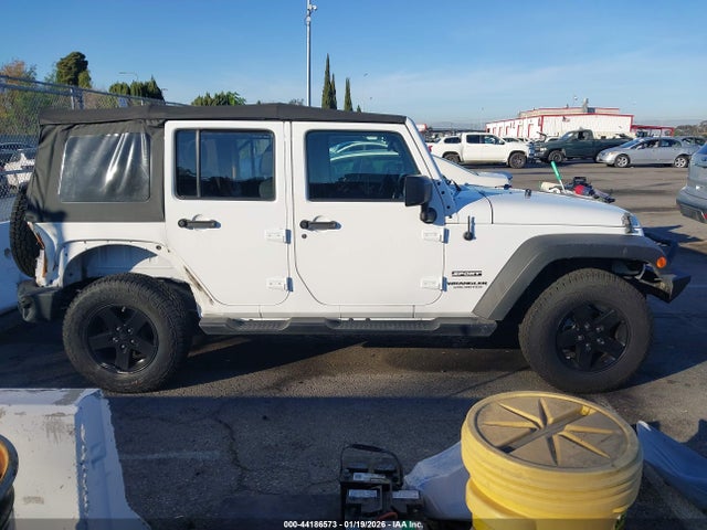 1C4BJWDG9HL673816 Jeep Wrangler Unlimited Sport 4x4