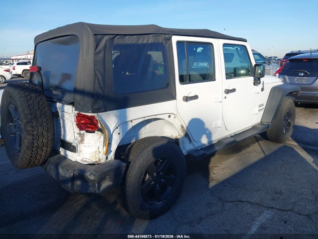 1C4BJWDG9HL673816 Jeep Wrangler Unlimited Sport 4x4
