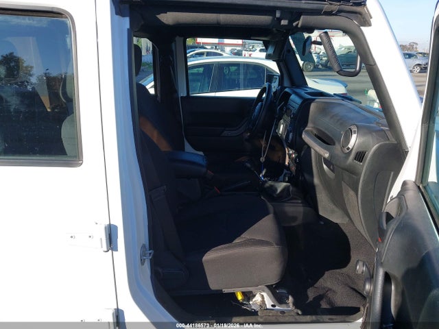 1C4BJWDG9HL673816 Jeep Wrangler Unlimited Sport 4x4