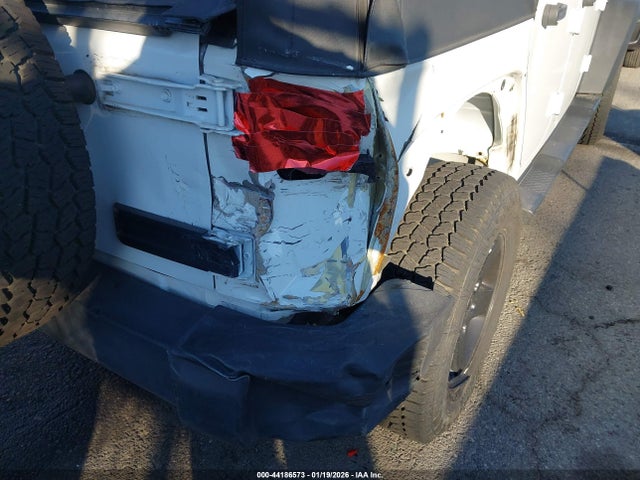 1C4BJWDG9HL673816 Jeep Wrangler Unlimited Sport 4x4