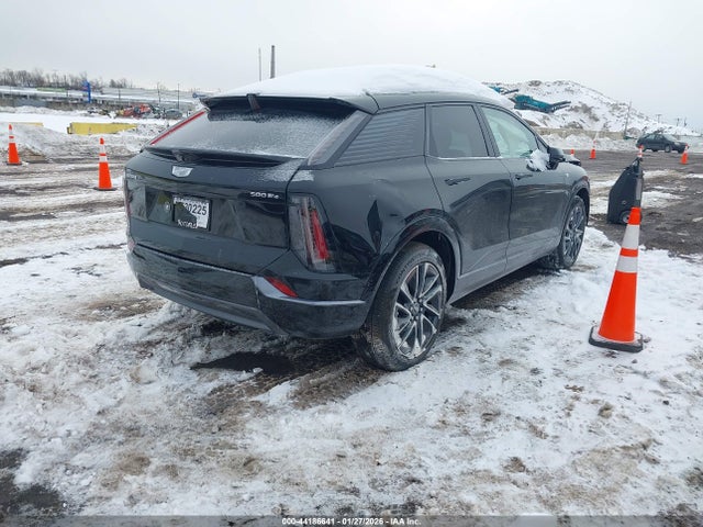 2025 CADILLAC OPTIQ 3GYK3EMR2SS259388 Photo 3