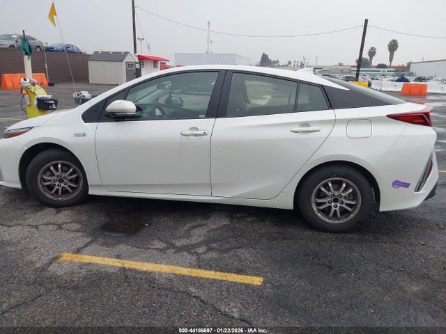 Toyota Prius Prime Premium 2018 JTDKARFP1J3101143 Image 14