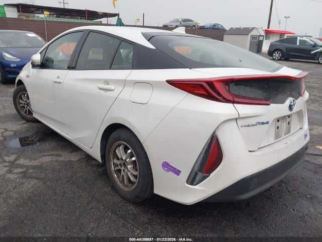 Toyota Prius Prime Premium 2018 JTDKARFP1J3101143 Image 3