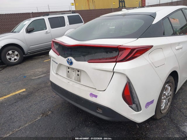 Toyota Prius Prime Premium 2018 JTDKARFP1J3101143 Image 4