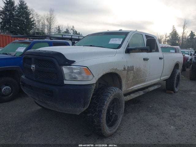 3C63R3GLXJG132756 RAM 3500 Tradesman 4x4 8&#039; Box