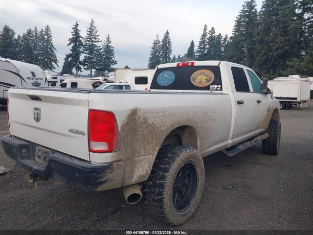 3C63R3GLXJG132756 RAM 3500 Tradesman 4x4 8&#039; Box