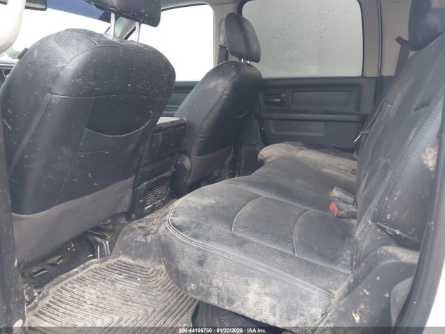 3C63R3GLXJG132756 RAM 3500 Tradesman 4x4 8&#039; Box