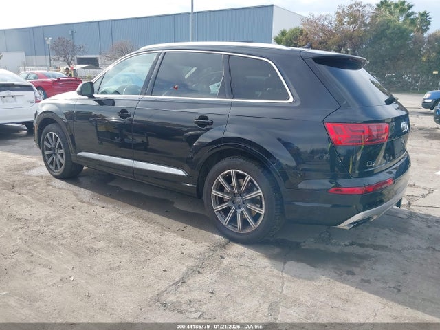 2017 AUDI Q7 WA1LAAF75HD002619 Photo 2
