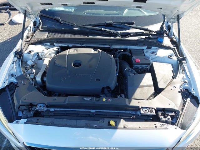 7JR102FL5KG011766 Volvo S60 T5 Inscription
