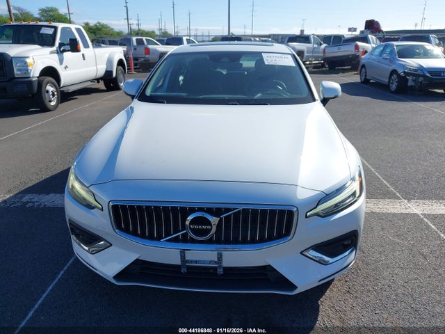7JR102FL5KG011766 Volvo S60 T5 Inscription