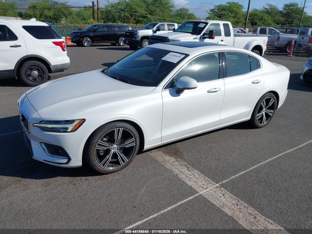 7JR102FL5KG011766 Volvo S60 T5 Inscription
