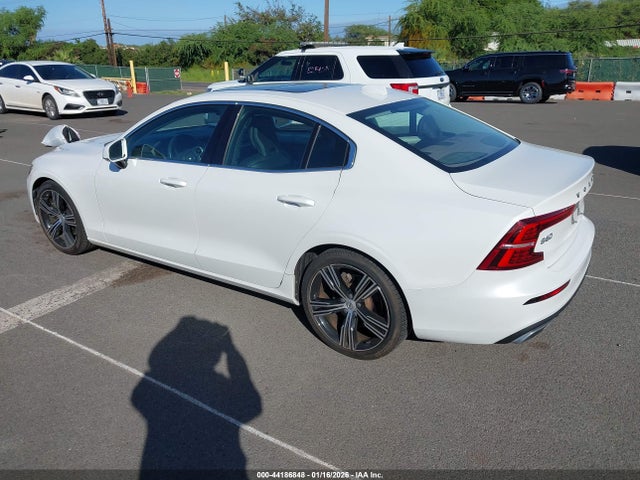 7JR102FL5KG011766 Volvo S60 T5 Inscription
