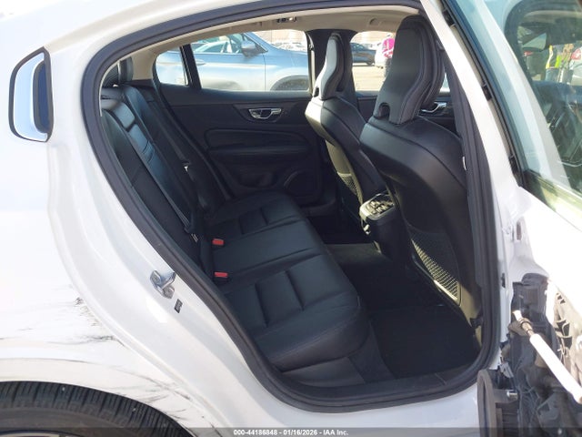 7JR102FL5KG011766 Volvo S60 T5 Inscription