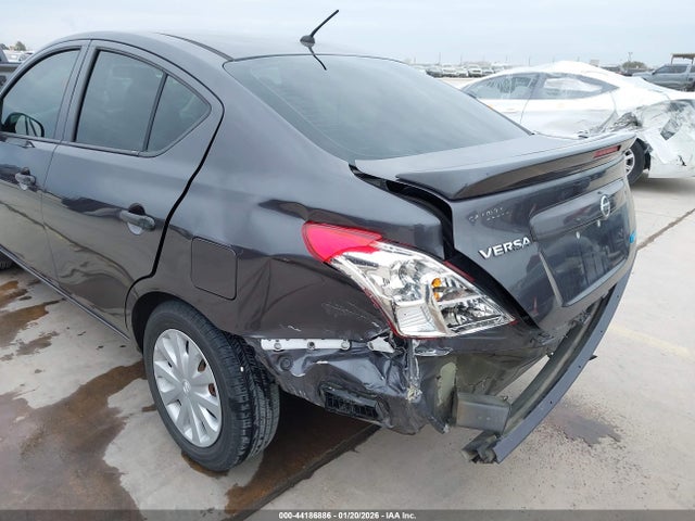 3N1CN7AP8FL825785 Nissan Versa 1.6 S+