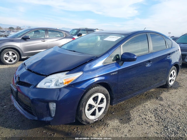 Toyota Prius Two 2014 JTDKN3DU4E0393694 Image 2