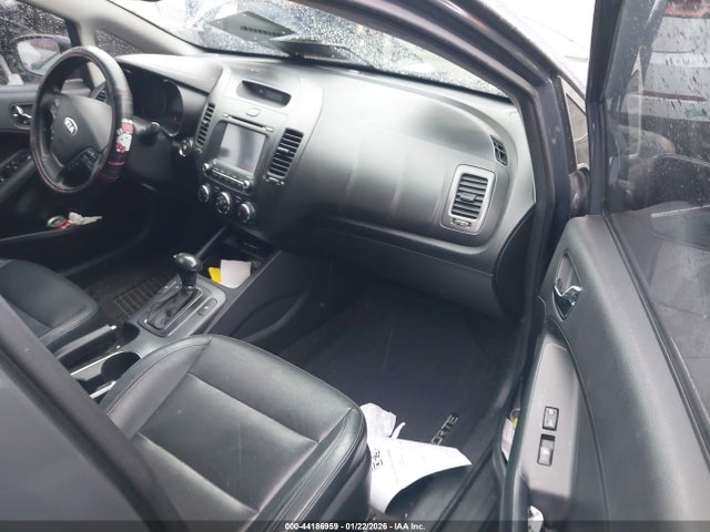 KNAFZ4A85G5529224 KIA FORTE EX
