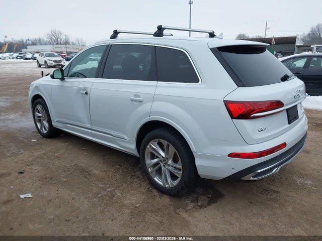 2020 AUDI Q7 WA1LJAF73LD008444 Photo 2
