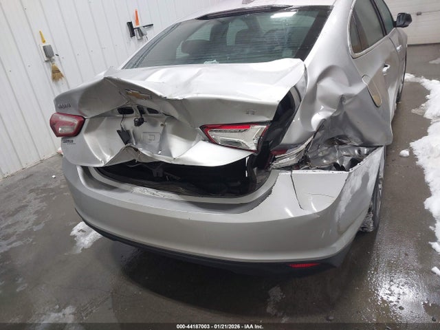 1G1ZD5ST7NF178324 Chevrolet Malibu Fwd Lt