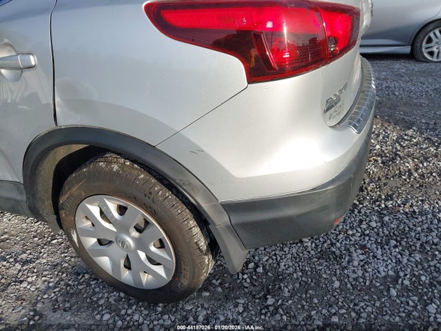 JN1BJ1CPXHW001494 Nissan Rogue Sport S