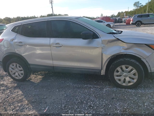 JN1BJ1CPXHW001494 Nissan Rogue Sport S
