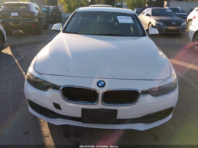 WBA8E1G5XGNT35563 BMW 320i