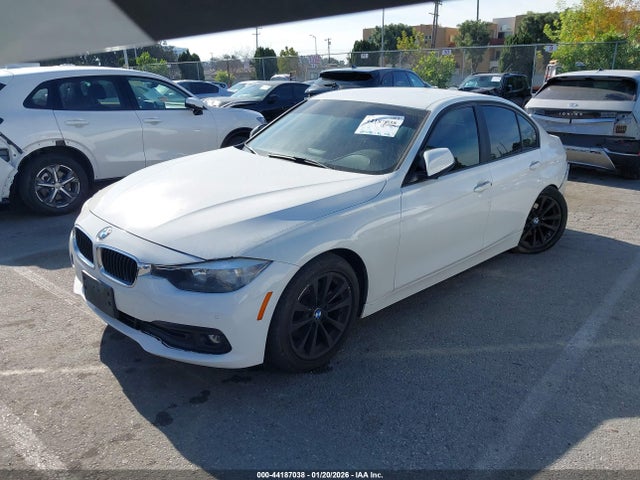 WBA8E1G5XGNT35563 BMW 320i
