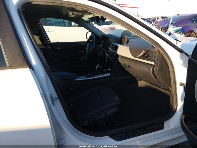 WBA8E1G5XGNT35563 BMW 320i