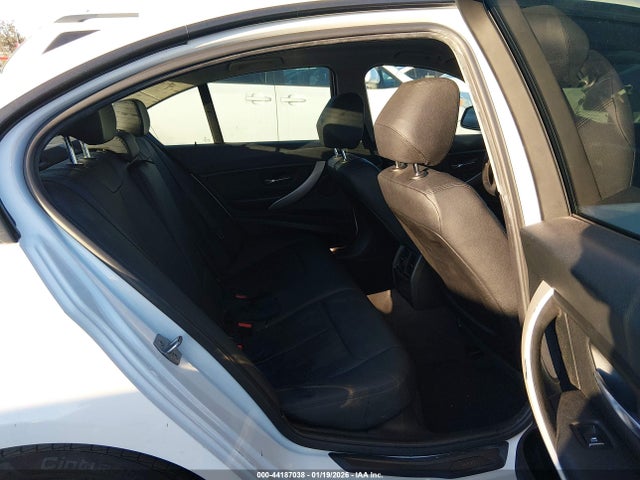WBA8E1G5XGNT35563 BMW 320i